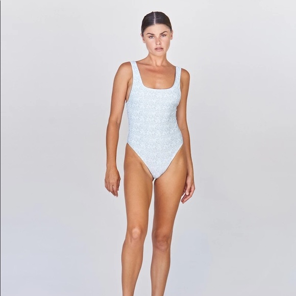 Acacia River One Piece in Sunday - Picture 3 of 4